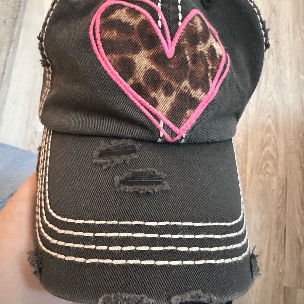vintage leopard Heart Patch Distressed Cap - Picture 1 of 3